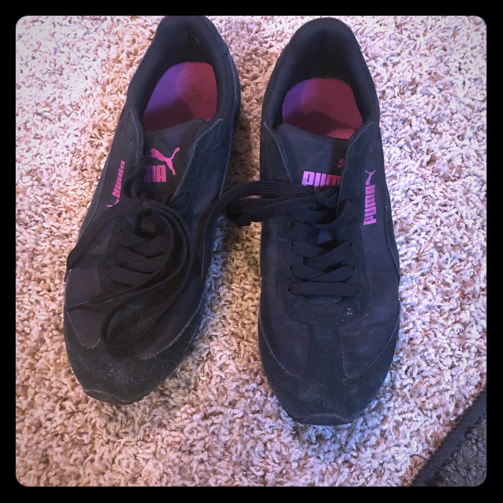 PUMA Tennis shoes